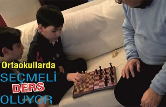 Ortaokulda satranç seçmeli ders oluyor